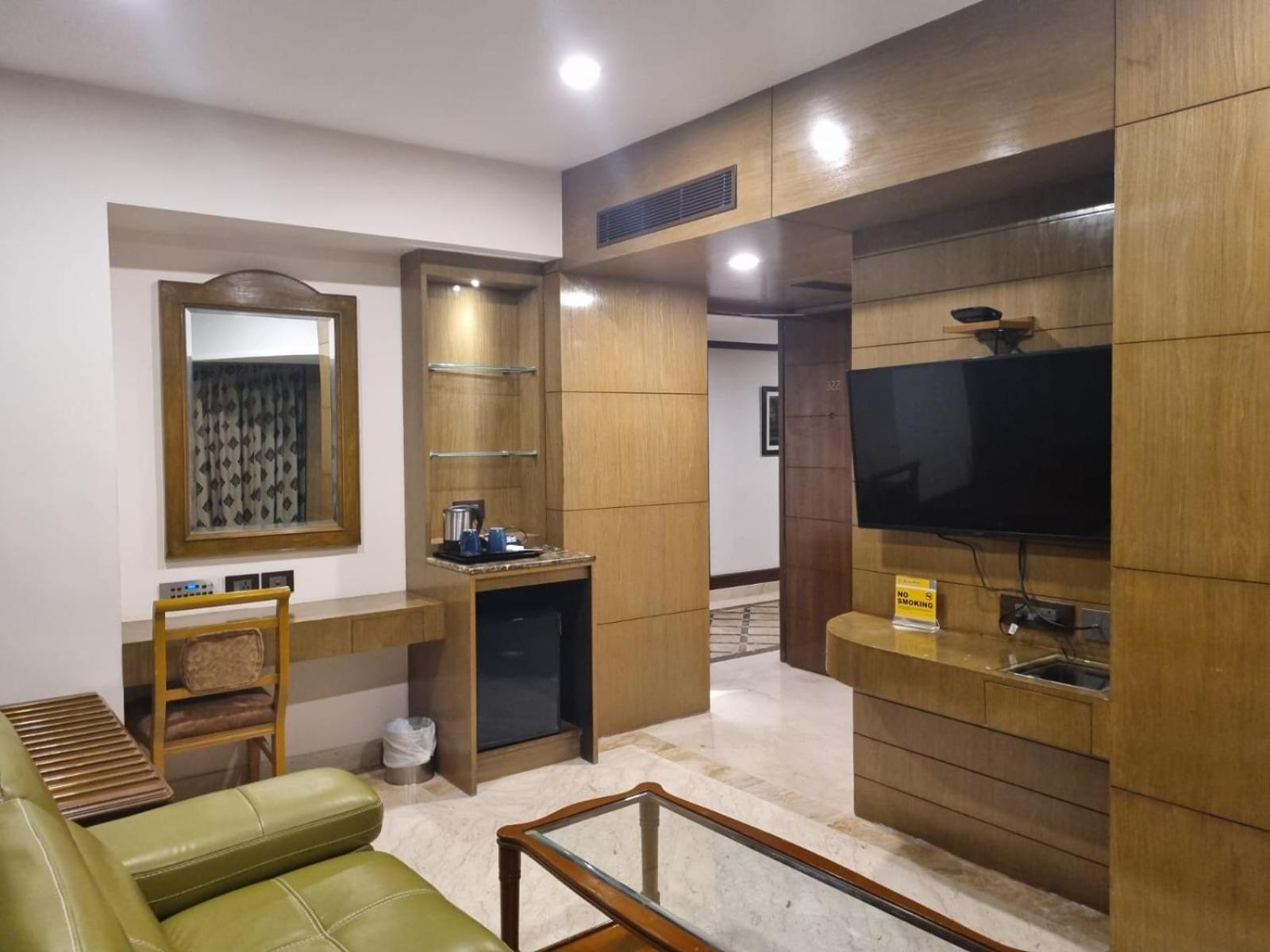 Hotel Benzz Park Chennai Eksteriør bilde