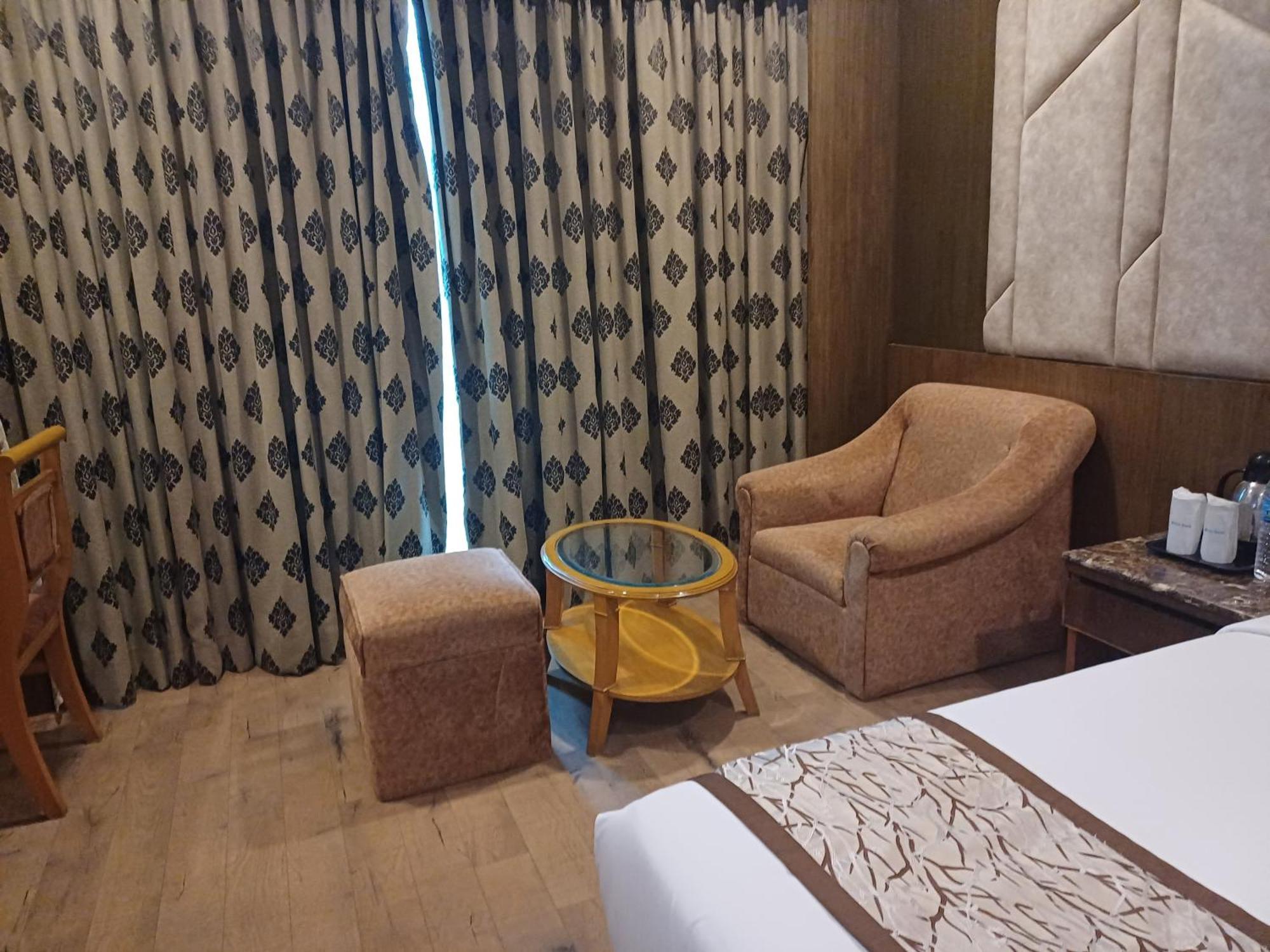 Hotel Benzz Park Chennai Eksteriør bilde