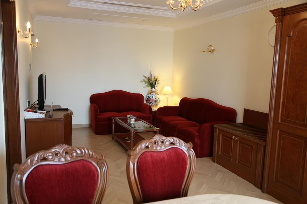 Hotel Benzz Park Chennai Eksteriør bilde