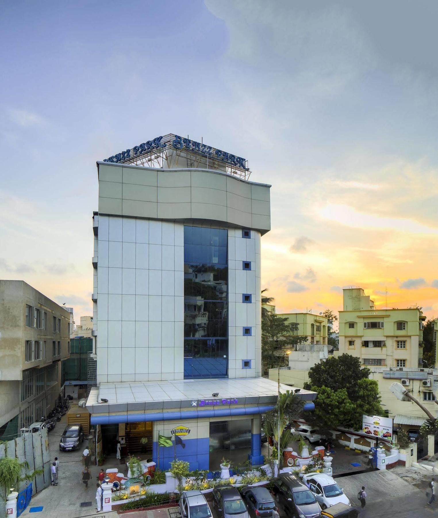 Hotel Benzz Park Chennai Eksteriør bilde